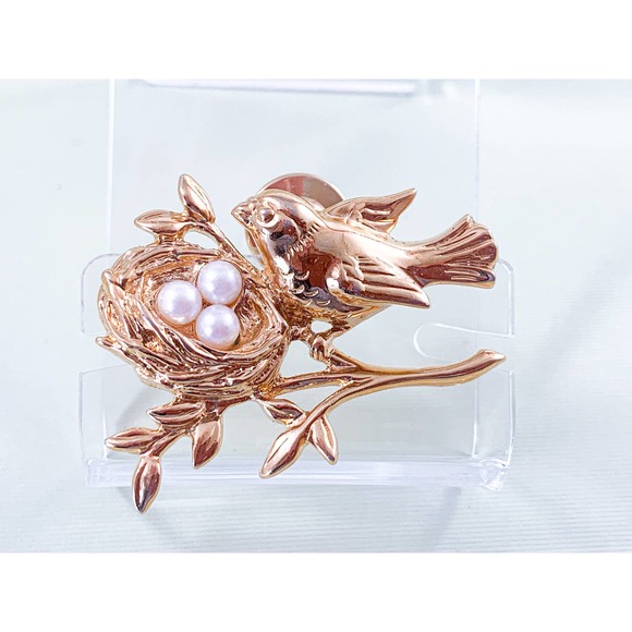 Avon Jewelry - Avon Mother's Nest Tac Pin- Bird and Faux Pearl Eggs in Nest - 1991